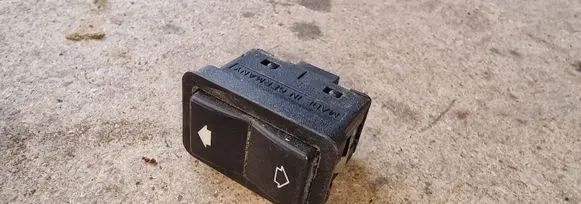 BMW 5 E39 Electric window control switch 8368974