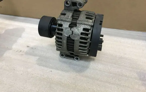 Volvo XC70 Generator/alternator 0121615011 6G9N10300LA 682150