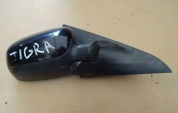 Opel Tigra B Front door electric wing mirror