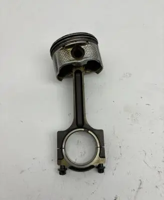 Ford Focus Piston with connecting rod 40151 Q7DA