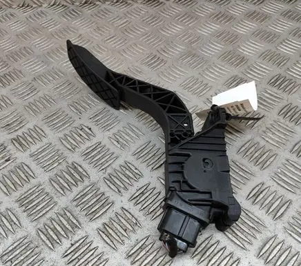 Volkswagen Golf VII Accelerator throttle pedal 5Q2723503D 6PV01062105