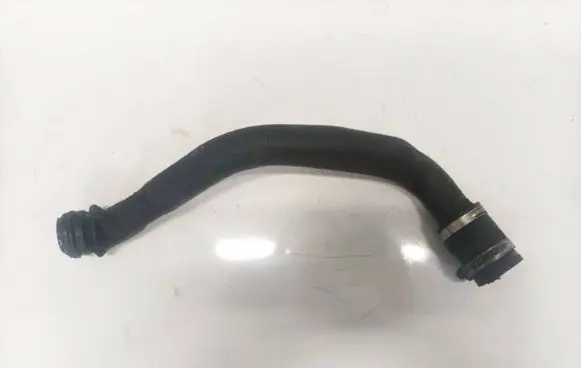 Volkswagen PASSAT B3 Breather hose/pipe 028103491g