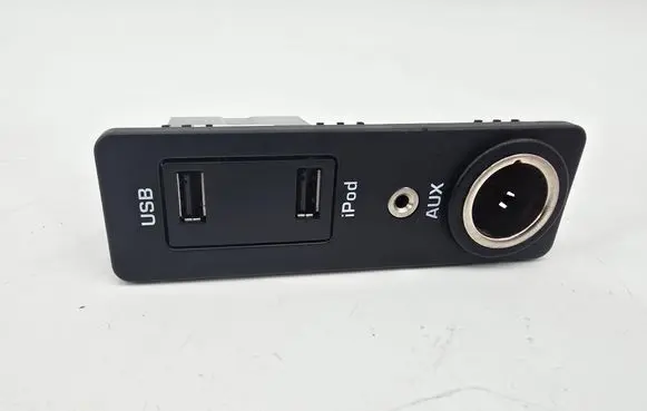 Jaguar XF X250 AUX in-socket connector A2C5336865900 T1203238168 AW9319C166AA