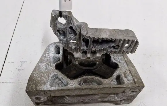 Renault Master III Engine mount vacuum valve 112108180R