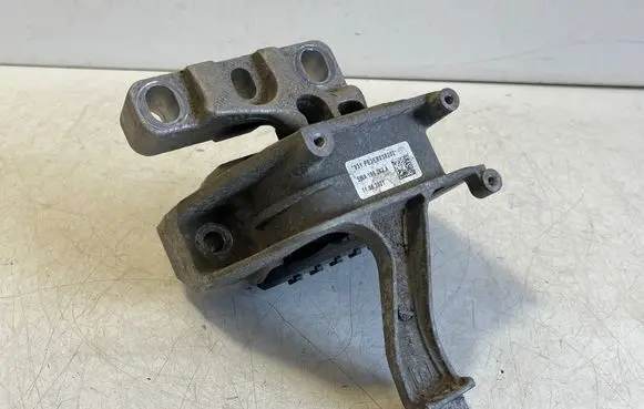 Audi Q2 - Engine mount bracket 5WA199262A