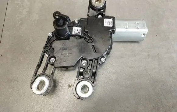 Cupra Formentor Rear window wiper motor 8V0955711C
