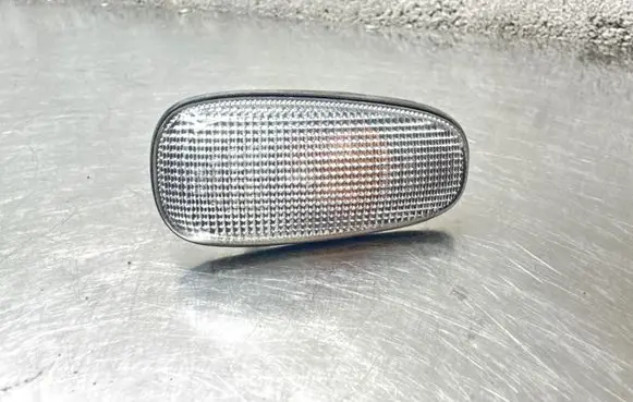 Opel Astra G Front fender indicator light 90560403