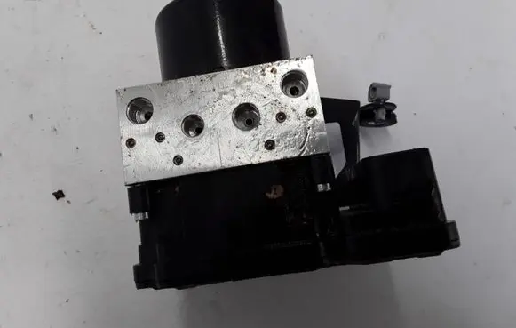 Volvo V60 ABS Pump 31423348