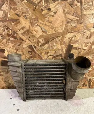 Audi TT Mk1 Intercooler air channel guide 8L9145806B
