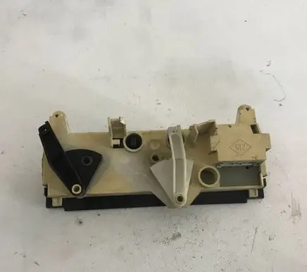 Renault Clio II Central console control unit 002001
