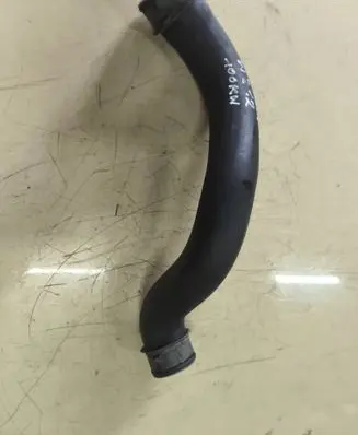 Coolant pipe/hose