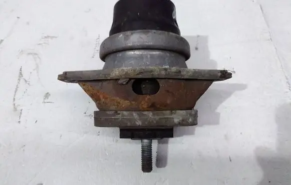 Land Rover Discovery 4 - LR4 Engine mount bracket AH226A003BA
