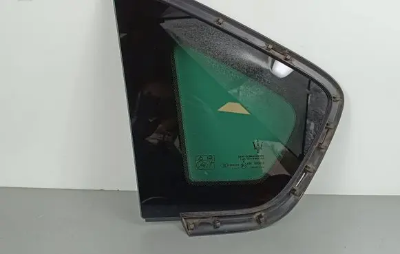 Maserati Levante Rear side window 43R000023 E000233