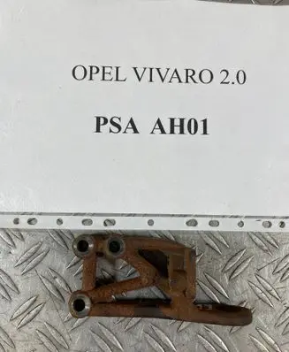 Opel Vivaro Engine mounting bracket 9802389880