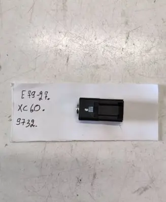 Volvo XC60 AUX in-socket connector 31285608