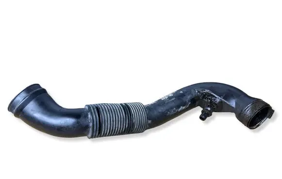 Volvo XC70 Turbo air intake inlet pipe/hose 9475265
