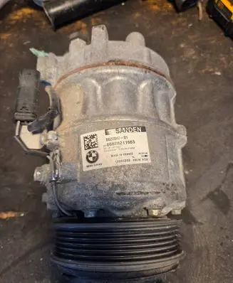 BMW 5 G30 G31 G38 Air conditioning (A/C) compressor (pump) 6822847 06678211663 12941310