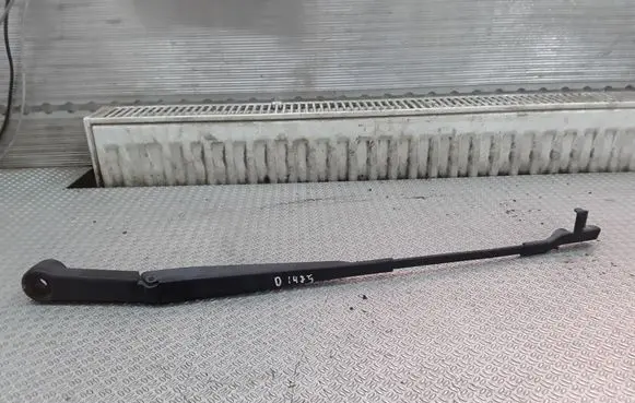 Citroen C4 I Picasso Front wiper blade arm 9654063680