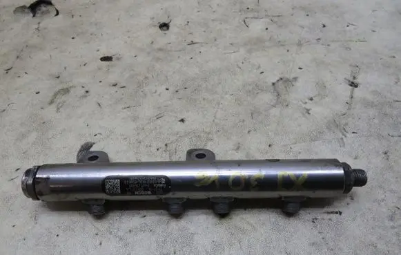 Jaguar XJ X351 Fuel main line pipe 9X2Q-9D280-FA