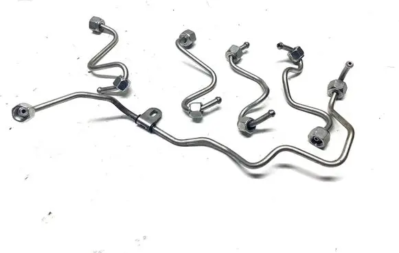 Fuel injector supply line/pipe