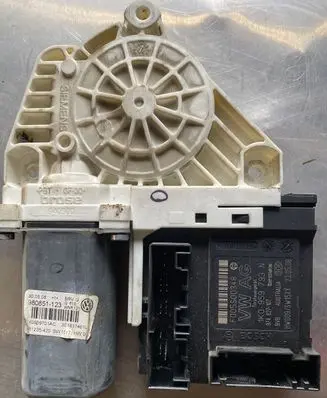 Volkswagen PASSAT B6 Front door window regulator motor 1K0959793N 3C1837461L 980851123