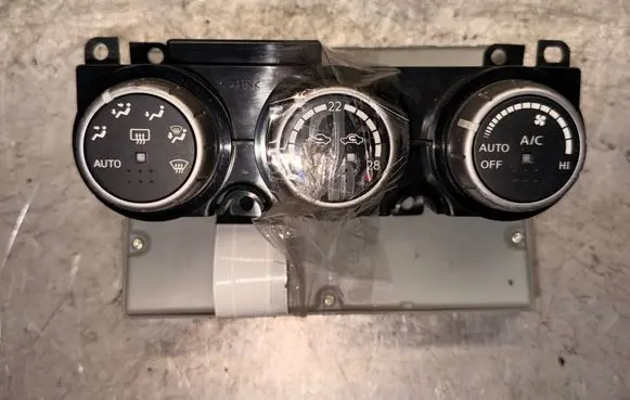 Nissan Murano Z50 Air conditioning/heating control unit 27760CC00B 7X23
