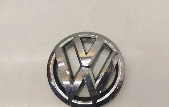Volkswagen Touran II Front bumper upper radiator grill 1T0853601E