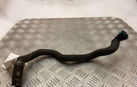 Land Rover Discovery 5 Engine coolant pipe/hose FPLA8K576CA