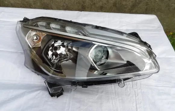 Peugeot 208 Headlight/headlamp 9810805780