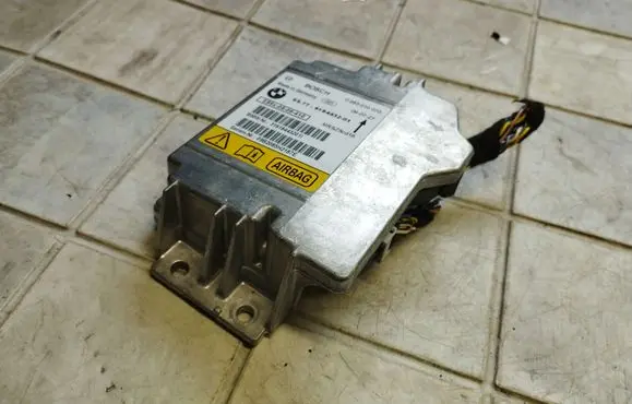 BMW 1 E81 E87 Airbag control unit/module 0285010070 6577918443201 31918443201I