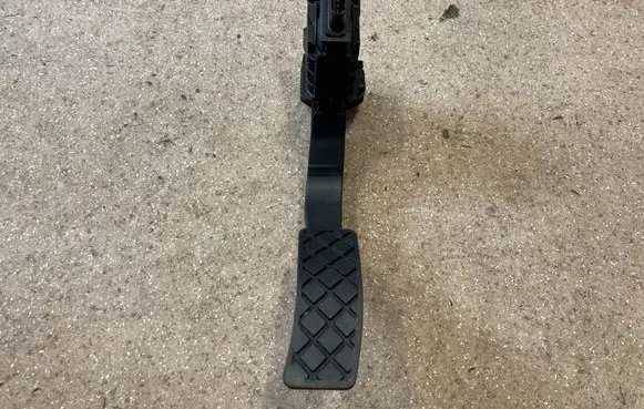 Audi e-tron Accelerator throttle pedal 4KL723523