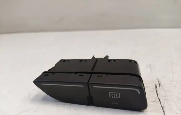 Ford Focus Windscreen/window heater switch AM5T18C621AC 06122013