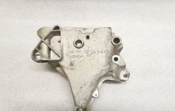 Volkswagen Golf VII Engine mounting bracket 04E199275