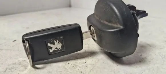 Peugeot 207 CC Fuel tank cap 9681730680