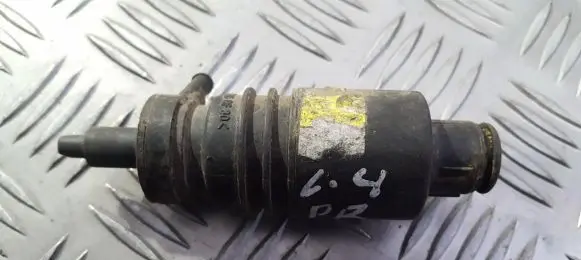 Audi 100 S4 C4 Windscreen/windshield washer pump