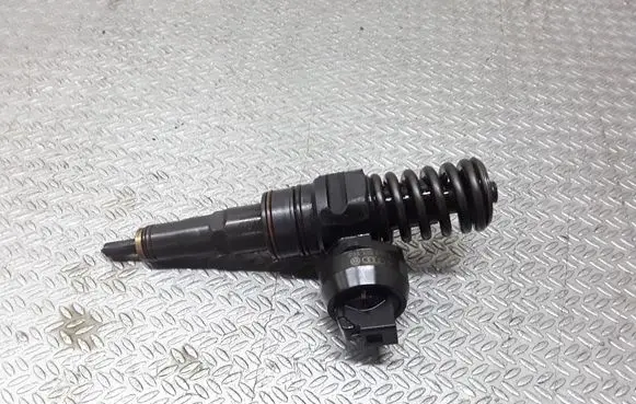 Audi A4 S4 B6 8E 8H Fuel injector 038130073AR