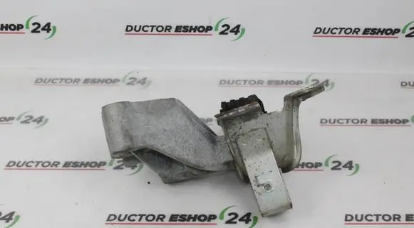 Fiat Doblo Engine mount bracket 0517620650 517620650