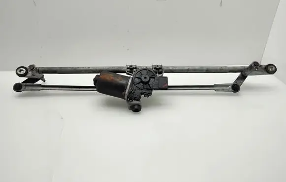 Land Rover Range Rover Sport L320 Front wiper linkage and motor DLB000131