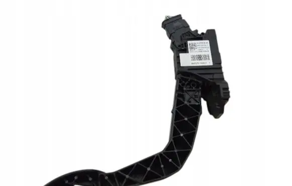 Opel Mokka B Accelerator throttle pedal 9837891880