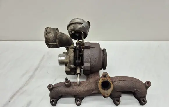 Volkswagen Golf V Turbo 03G253014F 7234550024 GT1646V