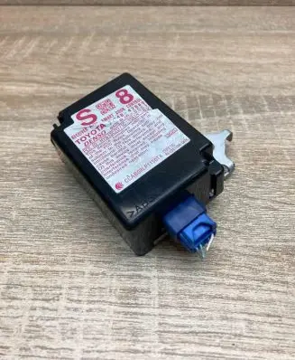Toyota Prius+ (ZVW40) Door control unit/module 8974047080 WithPlug