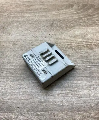 BMW 3 E46 Alarm relay 6923215 55892110