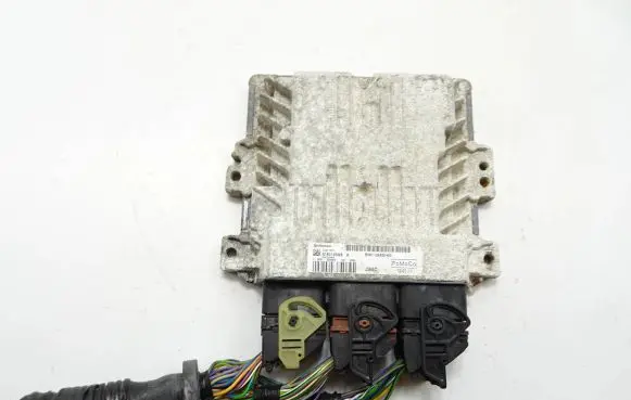 Ford Focus Engine control unit/module BV6112A650NG S180133028A SID807EV0