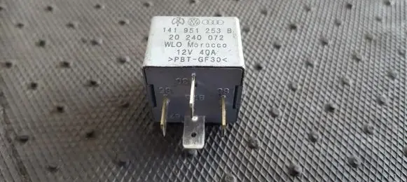 Volkswagen Golf III Other relay 141951253B 20240072