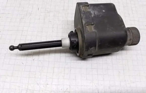 Opel Omega A Headlight level adjustment motor 