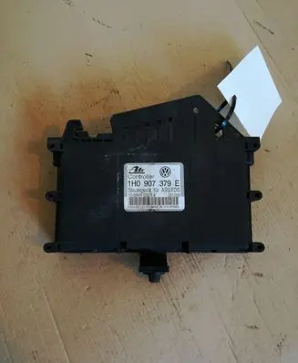 Volkswagen Golf III ABS control unit/module 1H0907379E