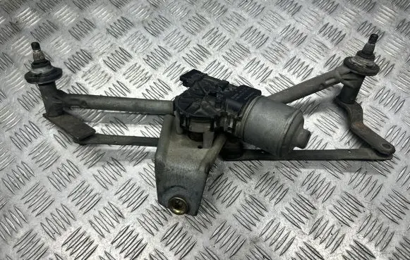 Peugeot 206 Wiper motor 0390241523