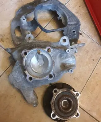 BMW 5 E39 Front wheel hub spindle knuckle 1092854r13