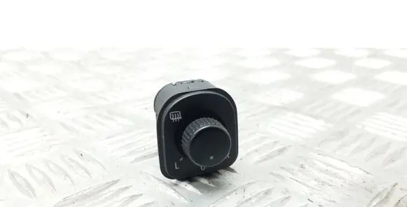 Volkswagen PASSAT B7 Wing mirror switch 1K0959565L