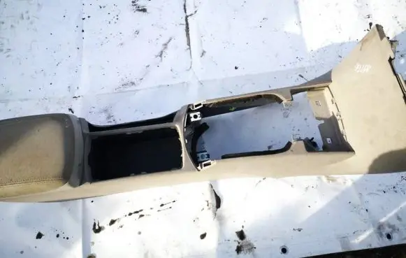 Volvo V50 Armrest 8687408